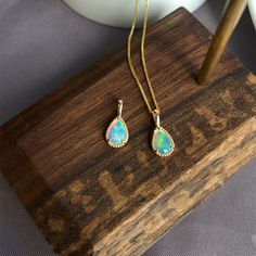 18k Gold Necklace With Genuine Australian Opal Gemstone Australian Opal Jewelry, Australian Opal Pendant, Special Occasion Jewelry, 18k Gold Necklace, Gold Jewelry Necklace, Jewelry Lookbook, Fantasy Jewelry, Australian Opal, Opal Pendants