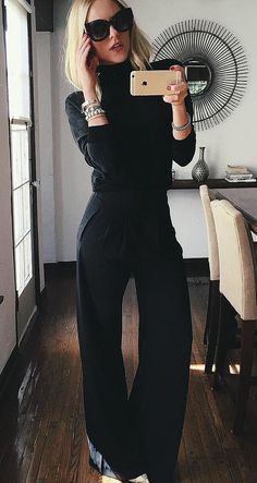 Black Wide Leg Trousers Outfit, Black Wide Leg Pants Outfit, Dress Pants Outfits, Black Pants Outfit, Legs Outfit, Wide Leg Pants Outfit, Winter Pants Outfit, Leg Pants Outfit