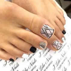 Sparkly Silver Glitter Pedicure Designs ❤ 45 Nail Designs For Toes That Will Make You Feel Zen  ❤ See more ideas on our blog!!! #naildesignsjournal #nails #naildesigns Glitter Pedicure Designs, Nail Designs For Toes, Glitter Pedicure, Nail Art Halloween, Toe Nail Color