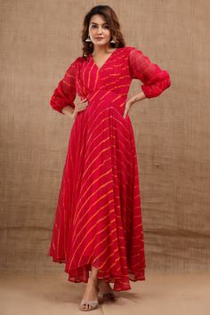 Buy Women's Laado Leheriya Red Dress With Cotton Lining - Saras The Label - Online at Best Price | Trendia Print Chiffon Maxi Dress, Long Dress Design, Gathered Dress, Designer Party Wear Dresses, Designer Dresses Casual, Red Gowns, Fancy Dress Design, Dress Indian Style, Stylish Dress Book