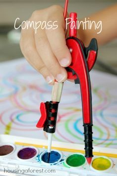 Compass Painting ~ a fun and playful way to combine math and art!  Who knew school supplies could be so fun! Compass Painting, Oppgaver For Barn, Steam Projects, Math Projects, Math Art, Homeschool Art, Art Classroom, Elementary Art