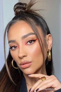 Shay Mitchell Celebrity Summer Makeup Look Shay Mitchell Makeup, Shay Mitchell Hair, Long Hair Trends, Elegantes Makeup, Dag Make Up, Mekap Mata, Celebrity Makeup Looks