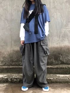 Cargo Women, Baggy Outfit Ideas, Harajuku Grunge, Style Oversize, Grunge Baggy, Semi Formal Dress, Formal Suits, College Outfits, Japanese Fashion