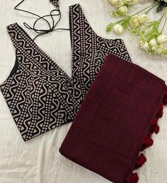 Ajrakh Blouse, Print Blouse Design, Exclusive Blouse Designs, Cotton Sleeveless Blouse, Kalamkari Blouse, Maroon Saree, Cotton Saree Blouse Designs, Cotton Blouse Design