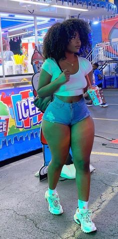 Thick Body Outfits, Stuff To Buy, Androgynous Models, Things To Wear, Recipes To Cook, Effective Diet, Body Types Women, Body Outfit, Thick And Fit