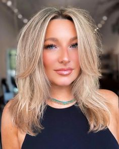 Mid Length Haircut with Chin Length Framing Layers Headbands For Short Hair, Medium Blonde Hair, Twa Hairstyles, Nails Health, Hair 2022, Low Maintenance Haircut, 2023 Hair, Hair Cut Ideas