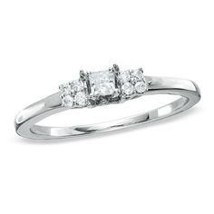 three stone diamond ring in white gold