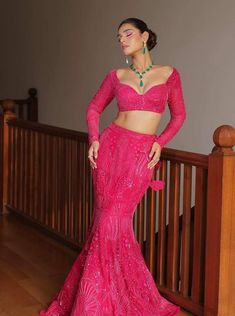 Fishcut Lehenga Designs, Fishcut Gown Indian, Indian Bridal Reception Outfit, Fishtail Lehenga, Reception Outfit Ideas, Bridal Reception Outfit, Lehenga For Reception, Party Lehenga, Indian Outfits Modern