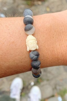 - Beaded Charm Bracelet- Ivory Buddha Bead- Agate Beads- Gray- Stretch Bracelet- One Size Fits All White Buddha, Buddha Groove, Buddha Bracelets, Buddha Beads, Meditation Beads, Grey Agate, Healing Jewelry, Agate Beads, Focal Bead