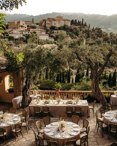 Summer wedding at Belmond la Residencia in Mallorca photographed by Chris and Ruth, Planned by MillePapillons Rustic Italian Wedding, Italian Wedding Venues, Sicily Wedding, Courtyard Wedding, Mediterranean Wedding, Provence Wedding, Dream Wedding Decorations, Tuscan Wedding, Dream Wedding Venues