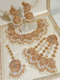 Most beautiful designer bridal set. Full complete set.  Earrings Tika Jhoomer  Necklace Payal Designs Silver, Wedding Jewellery Designs, Bridal Jewelry Sets Brides, Indian Accessories, Bollywood Wedding, Indian Jewelry Sets, Set Earrings, Bangles Jewelry Designs, Indian Bridal Makeup