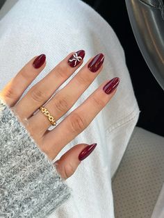 #cherrynails #fallnaildesign #fallnails #nailideas #nailsofinstagram #cherrymocha #nailsoftheday #nailsonfleek #nailsart Wine Nails, Cherry Nails, Christmas Nails Easy, Smink Inspiration, Makijaż Smokey Eye, Burgundy Nails, Thanksgiving Nails, Xmas Nails