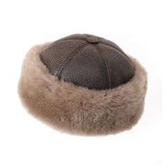 100% Shearling Sheepskin leather beanie for any kind of winter activities Fashinable design and great fit. Keeps your head warm, included ears, forehead and neck Water resistant, lightweight, durable and handmade with 100% natural sheepskin Made from double face shearling sheepskin leather. Exterior side durable Napa Leather, Interior side is soft warm sheepskin wool. Size: M (56-57cm) L (58-59cm) XL (60-61cm) XXL (62-63cm) Funky Hats, Russian Winter, Winter Beanie Hat, Large Hats, Fire Fits, Winter Hats Beanie, Leather Hats, Fur Hat, Winter Beanie