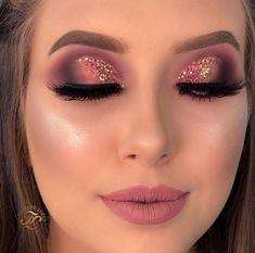 Angel Makeup, Hand Makeup, Prom Eye Makeup, Makeup Eye Looks, Makeup Looks Tutorial, Eye Makeup Tips, No Eyeliner Makeup, Samar, Eye Makeup Remover