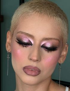 Mekap Mata, Drag Make-up, Pencil Portraits, Barbie Makeup, Drag Makeup, Halloween Makeup Inspiration, Smink Inspiration, Dope Makeup, Bold Makeup