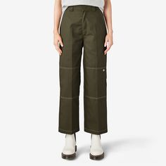 Get an authentic, utility-inspired look with our women’s double knee pants. The Sawyerville silhouette features a relaxed fit that offers a laid-back vibe and double knee reinforcements that nod to our workwear roots. Made from a comfortable cotton blend fabric, the pants are easy to style for any season. Dickies Pants Outfits Women, Colored Pants Outfits, Double Knee Pants, Work Pants Women, Dickies Women, Knee Pants, Dickies Pants, Colored Pants, Twill Pants