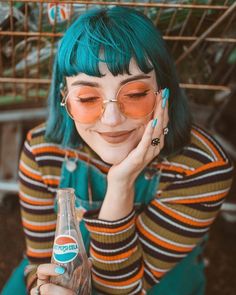 Mode Hippie, Photographie Portrait Inspiration, Scene Hair, Hair Reference, Grunge Hair, Portrait Inspiration, 가을 패션, Green Hair, Blue Hair