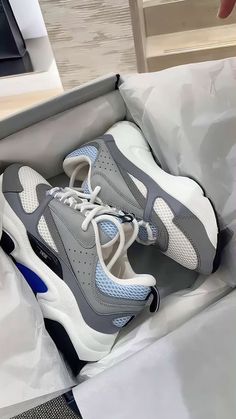 Dior B30, Dior B22, King Von Rapper Aesthetic, Sneakerhead Room, Dress Sneakers, Nightclub Aesthetic, Mens Luxury Lifestyle, Dior Sneakers, Drip Outfit Men