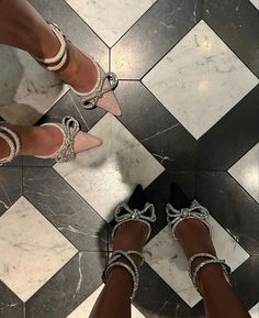 Jeans Blouse, Pretty Heels, Heels Aesthetic, Shoes Heels Classy, Rich Girl Lifestyle, Prom Heels, Butterfly Knot, Heels Classy, Foto Baby