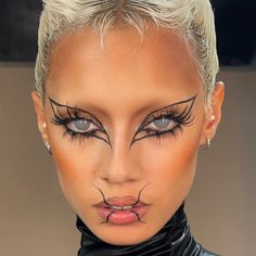 Makeup by @sophiasinotx Futuristic Makeup, Graphic Makeup, Dope Makeup, Edgy Makeup, Creative Eye Makeup, Creative Makeup Looks, Eye Makeup Art, Makeup Obsession, Editorial Makeup