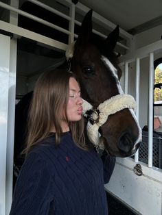 Equestrian outfit, Kep helmet,, equipe, vestrum, samshield, showjumping, equestrian, horse, horses, animal, brown horse, dada sport, Comoho, Livia Johnson, Livia, Liviajhns Kep Helmet, Ranch Life, Horse Girl, Beautiful Horses, Animals Friends