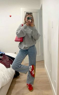 Fits With Straight Leg Jeans, Fall Shoe Inspo Aesthetic, Super Basic Outfits, Outfit For Class College, Trendy Outfits Back To School, Casual Class Outfit, Uni Autumn Outfits, College Outfits Autumn, Cute College Class Outfits