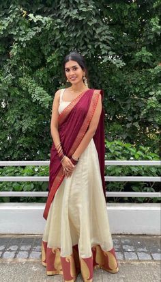 Geethika Kanumilli, Onam Outfits Ideas, Stitch Lehenga, Onam Dress, Onam Outfits, Kerala Saree Blouse Designs, Simple Lehenga, Simple Saree Designs, Indian Outfits Lehenga