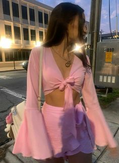 Houseparty Outfits, Fest Outfits, 2020 Fashion Trends, 2000s Fashion Outfits, Pastry Chef, Pink Outfit, 2000s Fashion, Mode Vintage, Girly Outfits