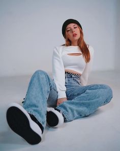 Hiphop Poses Dance Photos, Streetwear Poses Women, Streetwear Photoshoot Women, Hip Hop Poses, Hiphop Style Outfits, Alternative Poses, Street Dance Photography, Hiphop Photoshoot, Streetwear Poses