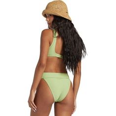 Made of recycled Tanlines rib fabric, the Aruba bikini bottoms are a high-waisted style with a wide waistband for better support and an ultra-flattering, high-leg rise. Trendy Seamless Bottoms For Vacation, High-cut Leg Swimwear With Seamless Construction For Beach, High-cut Leg Seamless Swimwear For Beach, Trendy Seamless Bottoms For The Beach, High Waist Seamless Swimwear, High Waist Green Bottoms For Sunbathing, Green Seamless Summer Bottoms, Casual Seamless Bottoms For Sunbathing, Casual High-cut Leg Swimwear For Beach