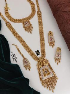 Antique Mangalsutra Designs Gold, Antique Mangalsutra Designs, Short Necklace Designs Gold, Necklace Designs Gold Indian, Mangalsutra Designs Gold, Necklace Designs Gold, Antique Mangalsutra, Trending Jewellery, Heavy Necklace