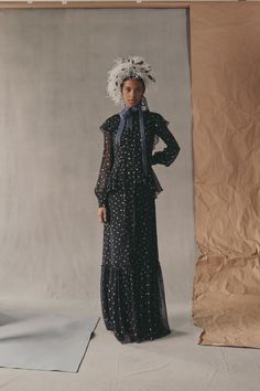 Fashion Photography Art, Tea Dresses, Women's Runway Fashion, 2019 Runway, Iranian Women Fashion, Dress Suit, Runway Trends