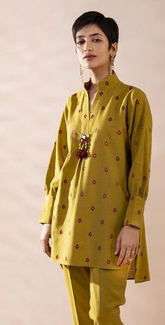 Urdu Recipe, Frock Fashion, Simple Kurta Designs, Trendy Shirt Designs, Pakistani Fashion Casual, Casual Indian Fashion, Pakistani Dresses Casual, Pakistani Fashion Party Wear