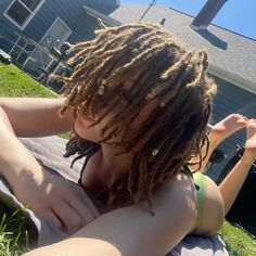 i love my locs 💕💕💕 Raindrop Locs, Loc Messy Bun Styles, Cute Locs Styles, Rotc Hair Styles, Layered Locs Long, Loc Skunk Stripe, Short Locs With Bangs, Loc Wolfcut, Willow Smith Locs