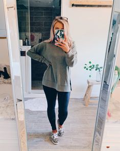 Cute Outfits With Leggings, Nashville Outfits, Boho Fashion Summer, Mama Style, Door County, Cold Weather Fashion, Quarter Zip Sweatshirt, Weekend Outfit