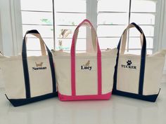 "Finally zipper top tote has arrive Perfect as a Gift or for yourself. This medium canvas tote bag is made of a heavy duty canvas material. Medium: 12\" H x 18\"W x 5.5\"D Large: 14\"H X 25\"W X 9\"D All of the shop item is personalized with beautiful embroidery thread. ＊＊＊Placing a Order＊＊＊ Please provide following info for your order. 1. Font Style 2. Thread Color 3. Initials or Name Font Samples and Threads swatch are listed on the photo section. Traditional Women's and Couple's monogram is F Preppy Tote Bags, Dachshund Silhouette, Mens Monogram, Couples Monogram, Dog Embroidery, Pet Bag, Dog Bag, Labrador Dog, Puppy Clothes