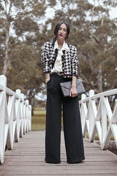 Crop Blazer Outfit, Tweed Blazer Outfit, Cropped Blazer Outfit, Girl Boss Outfit, Boss Outfit, Blazer Outfits For Women, Dita Von Teese