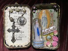 Diarama Ideas, Family Altar, Earth Projects, Vintage Holy Cards, Mini Altar, Altoid Tin