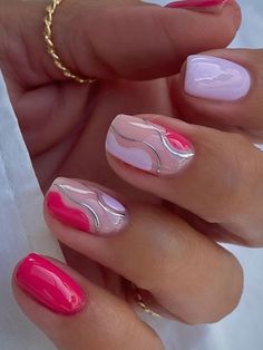 hot pink and light purple short nails with negative space design Light Purple Nails, Bright Pink Nails, Unghie Nail Art, Space Nails, Nails Yellow, Pink Gel Nails, Hot Pink Nails, Happy Nails, Simple Gel Nails