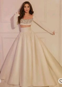 Indian Outfits Modern, Wedding Lehenga Designs, Indian Bride Outfits, Indian Dresses Traditional, Traditional Indian Outfits