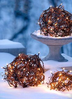 just lights christmas tree Outdoor Christmas Diy, Christmas Lights Outdoor, Christmas Lights Outside, Christmas Light Installation, Outdoor Holiday Decor, Lights Outdoor, Noel Christmas