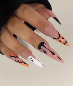 Stilleto Halloween Nails Designs, Spooky Nails Stiletto, Pointy Halloween Nails, Halloween 2023 Nails, Spooky Stiletto Nails, Halloween Stilleto Nail Designs, Spooky Nails Almond, Halloween Stiletto Nails Design, Almond Halloween Nail Designs