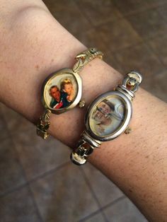 Watches With Pictures, Things To Do With Old Watches, Repurpose Watches, Old Watches Crafts Ideas, Old Jewelry Repurposed, Vintage Repurposed Items, Message Pictures, Heart Shaped Watch, Recycled Watch