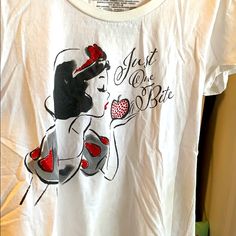 Snow White T-Shirt Never Worn 25th Birthday, Disney Tops, White T Shirt, White Tshirt, White T, Snow White, Colorful Shirts, Color White, Womens Tops