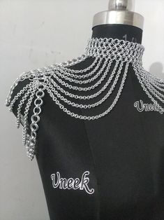 Chainmail Shoulder Collar Jewelry With Small Chain Layers - Etsy Canada Chainmail Clothing, Scale Mail, Chainmail Jewelry, Estilo Punk, Neck Piece, Chain Mail, Collar Jewelry, Jump Rings, Cosplay Costume