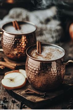 Sip in style this autumn! Discover how vintage copper mugs can elevate your fall beverages and add a touch of warmth to your gatherings. #FallDrinks #CopperMugs Some of the links in my articles are affiliate links. If you make a qualified purchase from one of my links I will make a small commission at no cost to you. Thank you for your support!!!