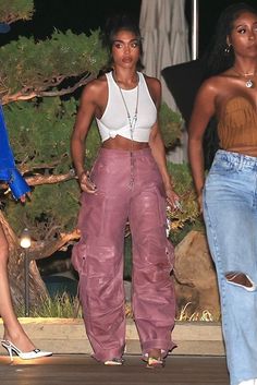 Concert Outfit Aesthetic Winter, Paris Street Style Spring 2023, Los Angeles Aesthetic Outfit, Look Festival, Lori Harvey, Culture Magazine, Coachella Outfit, Looks Street Style, Streetwear Fashion Women