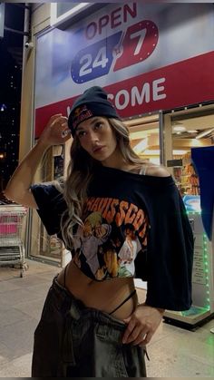 Chica Hip Hop, Concert Fit, Rolling Loud, Clothes Aesthetic, Summer Friends, Tomboy Style Outfits, 90s Streetwear, Y2k Outfits, Streetwear Fashion Women