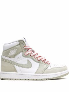 Sixteen Wishes, Jordan Tenis, Jordan Wings, Gentlemen Wear, Preppy Shoes, All Nike Shoes, Jordan Retro 1, Jordan Air, Jordan 1 High Og