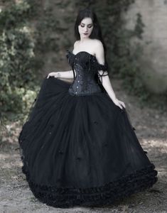 Goth Prom Dress, Goth Wedding Dresses, Goth Prom, Black Wedding Gowns, Gothic Mode, Fall Fashion Skirts, Prom Ball Gown, Gowns Prom